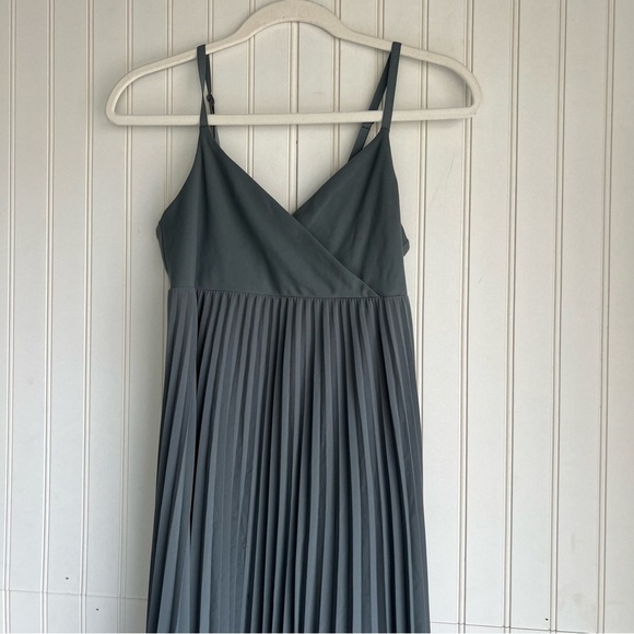 Athleta Size S Pleated Pirouette Layering Dress in Metropolis Grey - Picture 6 of 10